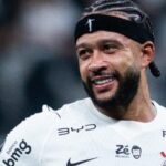 Visto de trabalho renovado libera Memphis Depay para atuar pelo Corinthians