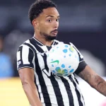 Vitinho desperta interesse do Eintracht Frankfurt e pode deixar o Botafogo