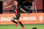 Vitória goleia Athletico-pr e garante vaga nas quartas da Copa do Brasil
