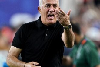 Vladimir Petkovic encerra passagem pelo comando técnico da seleção da Argélia