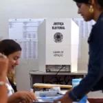 Voto feminino consolida vantagem de Lula sobre Flávio Bolsonaro nas pesquisas