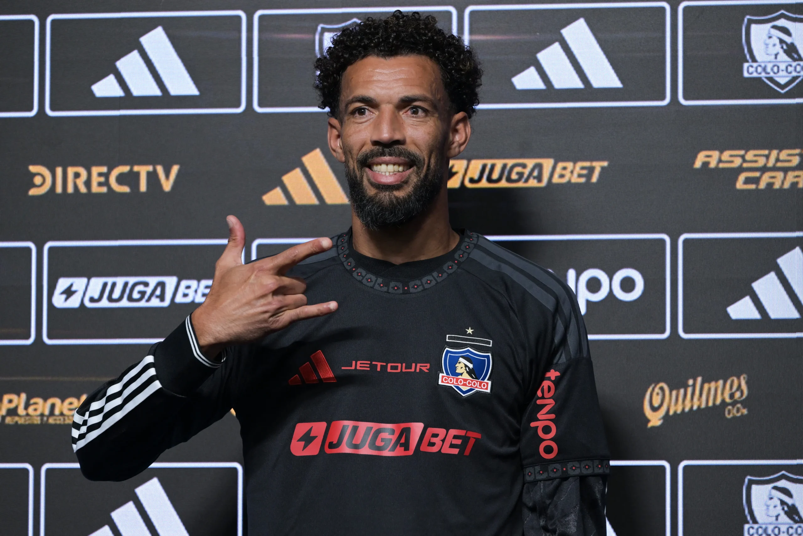 Vozinha reforça o Colo-colo após brilhar na Copa do Mundo