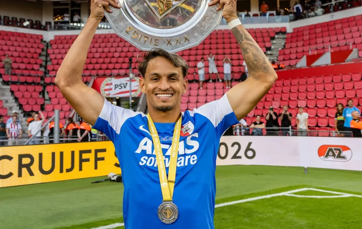 Weslley Patati brilha e AZ Alkmaar conquista a Supercopa da Holanda