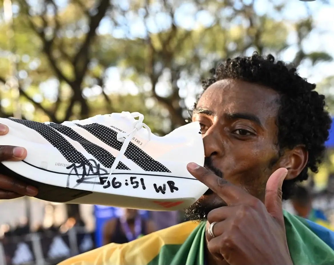 Yomif Kejelcha estabelece novo recorde mundial na Meia Maratona de Buenos Aires