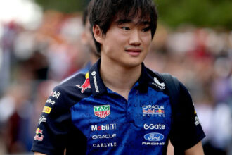 Yuki Tsunoda negocia transição da Fórmula 1 para a Indy em 2027