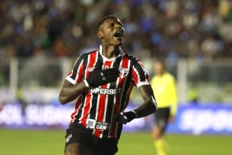 Zagueiro Arboleda se prepara para reencontro com a torcida do São Paulo no Morumbis