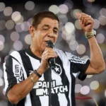 Zeca Pagodinho vira alvo de ironia após Flamengo fracassar em negociações com ex-Botafogo