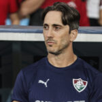 Zubeldía aponta ineficiência ofensiva após empate do Fluminense no clássico