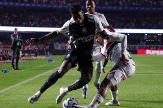 A discussão sobre o limite de estrangeiros no futebol brasileiro e a lição europeia