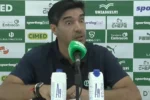 Abel Ferreira critica arbitragem e ironiza presença de microfones em coletiva