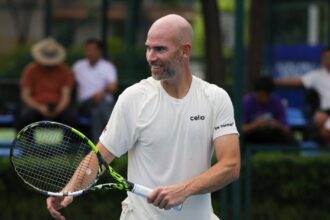 Adrian Mannarino elimina o atual campeão Alejandro Tabilo nas oitavas de final em Chengdu