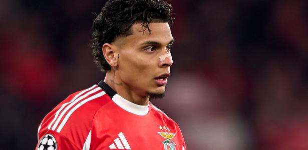 Al-ittihad oficializa a chegada de Richard Ríos por empréstimo