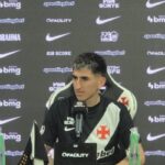 Alan Lescano é apresentado pelo Vasco e se coloca à disposição para estreia