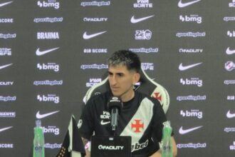 Alan Lescano é apresentado pelo Vasco e se coloca à disposição para estreia