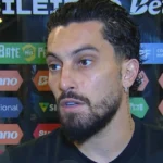 Alex Telles celebra contratação de Tite e projeta impacto no Botafogo