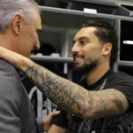 Alex Telles exalta chegada de Tite e projeta arrancada do Botafogo no Brasileirão