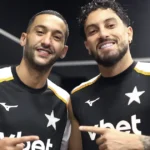 Alex Telles exalta chegada de Ziyech ao Botafogo e destaca motivação do atleta