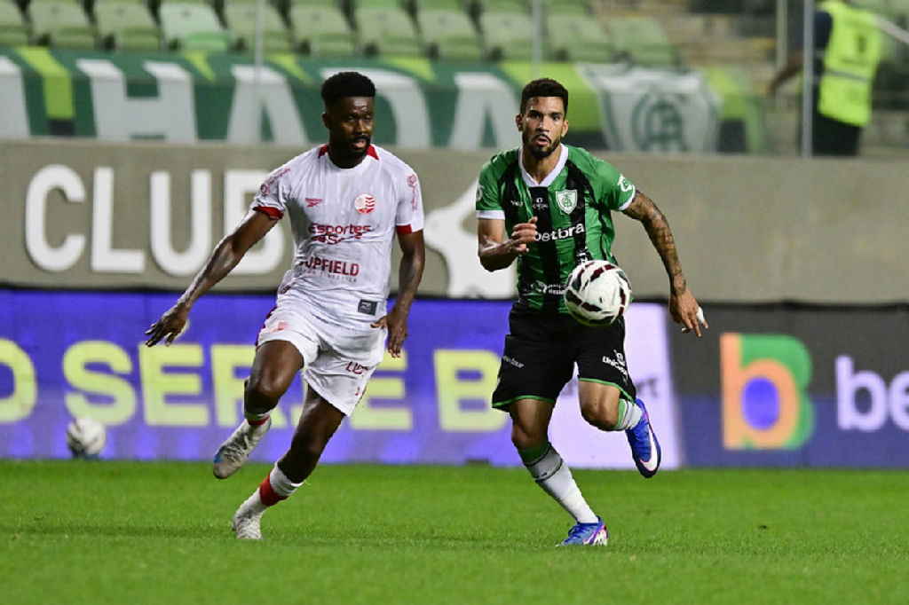 América Mineiro supera o Náutico em confronto decisivo no Independência