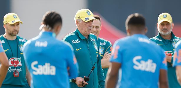 Ancelotti defende renovação gradual e pede paciência com jovens da seleção
