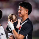 Andrey Fernandes, do Vasco Sub-20, volta à decisão do Brasileiro após cena viral com bebê