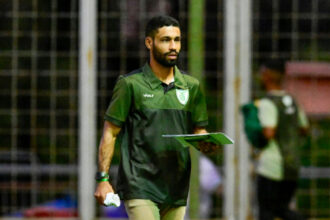 Após cinco temporadas e acesso à elite, Jorge Victor encerra ciclo no comando do América Feminino