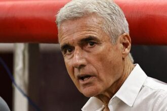 Após derrota para o Vasco, Grêmio demite Luis Castro e mira Roger, Zubeldía e Renato