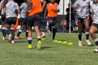 Aquecimento do Vasco Feminino Sub-17: preparação intensa para a final do Carioca