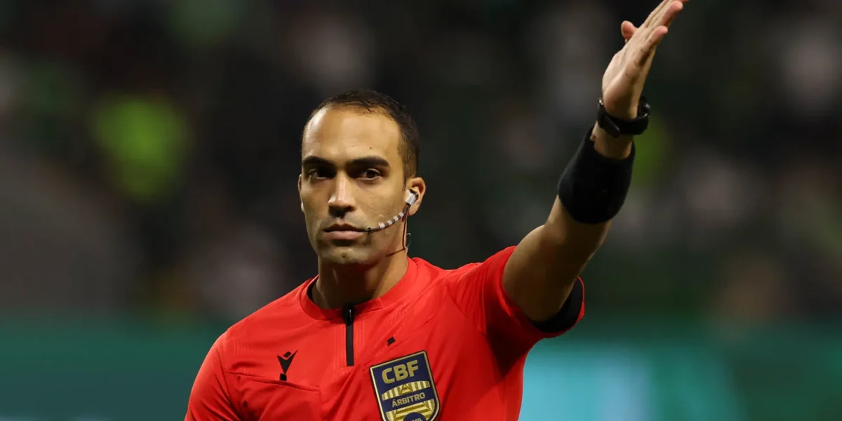 Arbitragem de Davi de Oliveira Lacerda traz retrospecto positivo ao Fluminense
