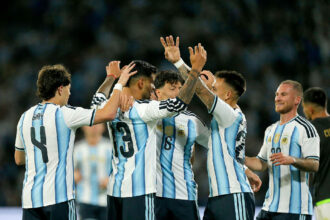 Argentina inicia novo ciclo com goleada expressiva sobre a Bolívia