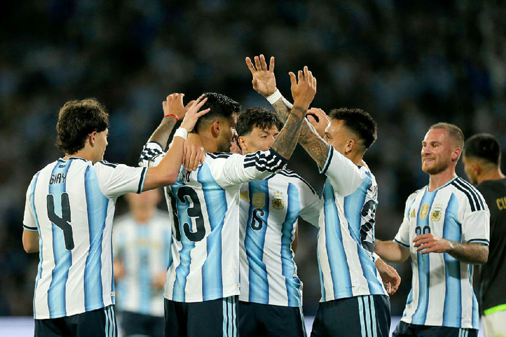Argentina inicia novo ciclo com goleada expressiva sobre a Bolívia