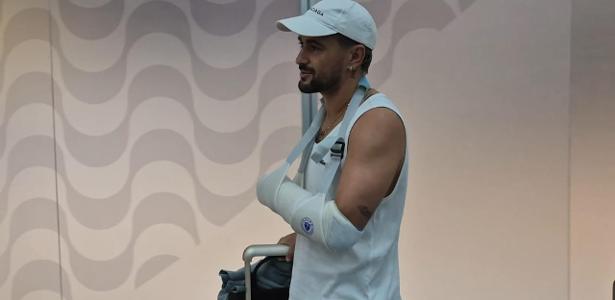 Arrascaeta retorna ao Rio de Janeiro para cirurgia no punho