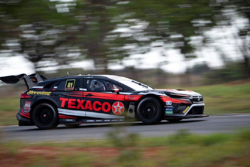 Arthur Leist conquista pódio na abertura da etapa de Curvelo da Stock Car