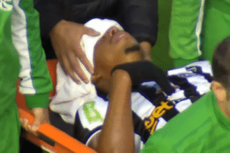 Atacante Carlinhos sofre trauma cranioencefálico em partida da Série B