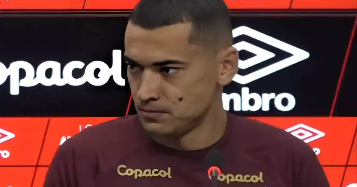 Athletico-pr barra Santos e define escalação para enfrentar o Cruzeiro no Mineirão