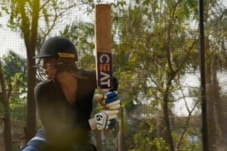 Atleta trans apresenta evidências científicas para competir no críquete australiano