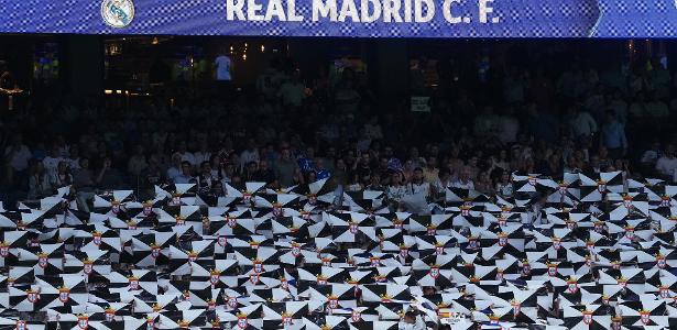 Atos racistas e queima de bandeiras marcam estreia do Real Madrid na Champions League