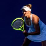 Barbora Krejcikova avança em Singapura após batalha de três sets