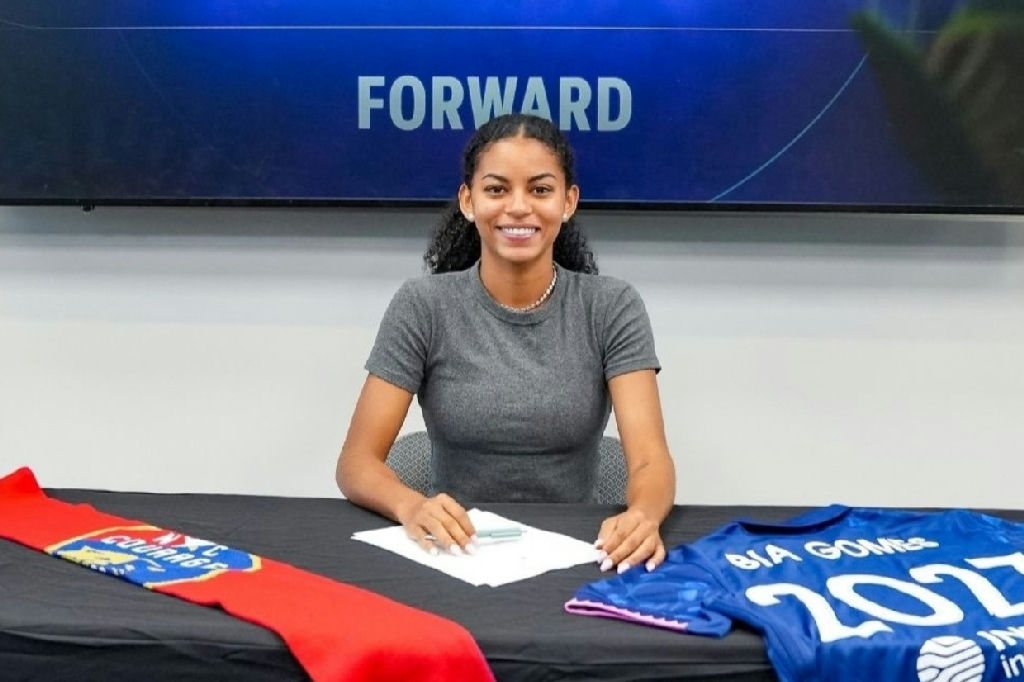 Bia Gomes é a nova contratação do North Carolina Courage para a NWSL