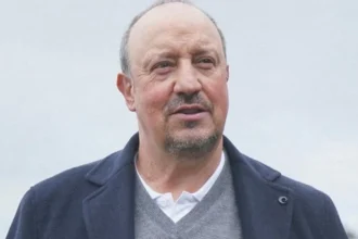 Botafogo altera planejamento e desiste de negociação com Rafa Benítez para 2027