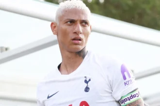 Botafogo avalia contratação de Richarlison, mas esbarra em exigências do Tottenham