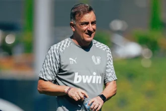 Botafogo buscou o técnico Carlos Carvalhal para o lugar de Franclim Carvalho diz jornal português