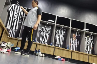 Botafogo define escalação com mudanças para o confronto diante do Palmeiras