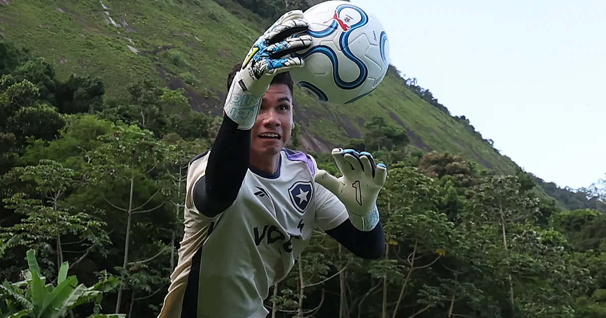 Botafogo enfrenta cobrança de US$ 500 mil por goleiro e avalia devolução