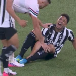 Botafogo enfrenta dilema médico com Jordan Barrera após lesão grave; retorno aos gramados só em 2027