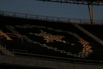 Botafogo enfrenta impasse com Nottingham Forest e Zenit em processo de recuperação judicial