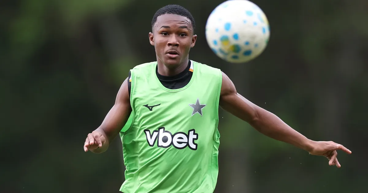 Botafogo estende contrato de Juninho até 2029 com reajuste salarial