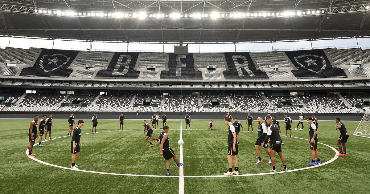 Botafogo intensifica busca por novo técnico com foco em Tite