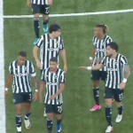 Botafogo intensifica busca por novo técnico e mira definição neste domingo