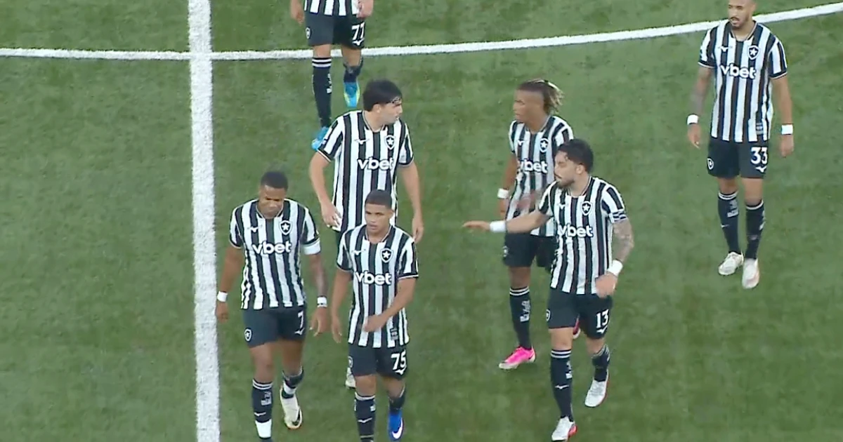 Botafogo intensifica busca por novo técnico e mira definição neste domingo