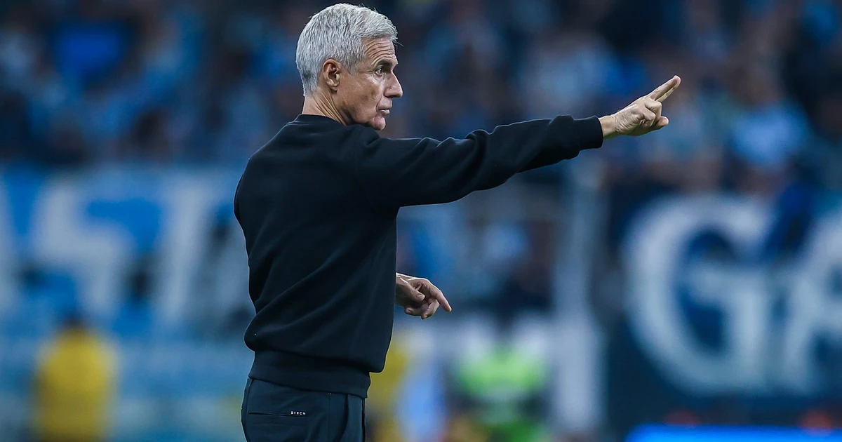Botafogo monitorou Luís Castro antes de demissão do treinador pelo Grêmio